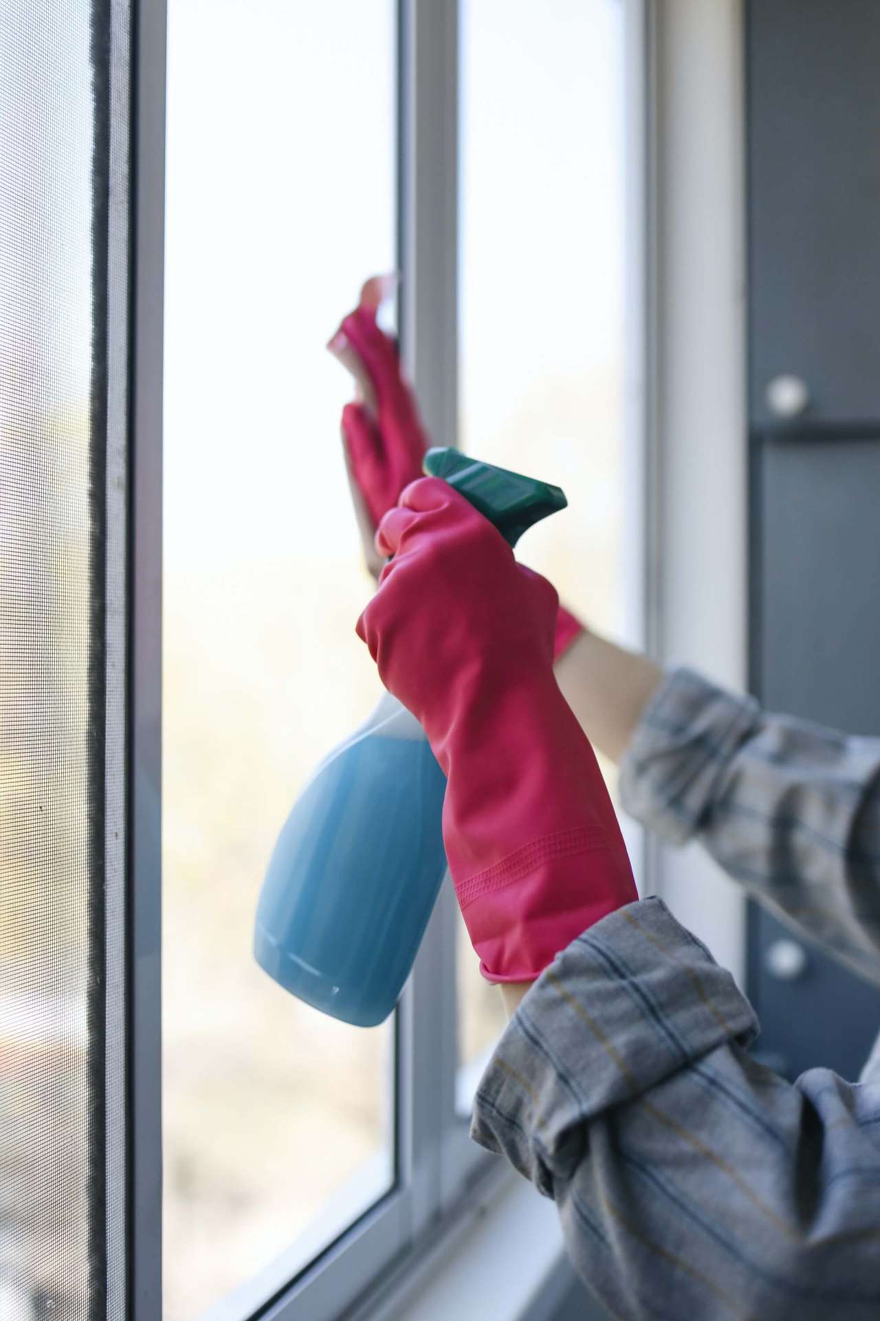 Cleaning High Windows Safely Tips and Techniques for Brisbane Homes